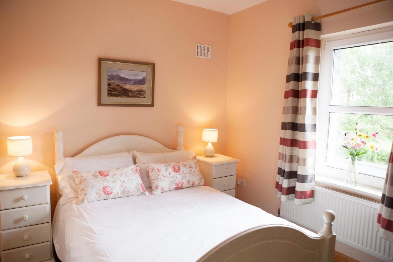 Inviting 4-Bed House In Strokestown Villa Luaran gambar