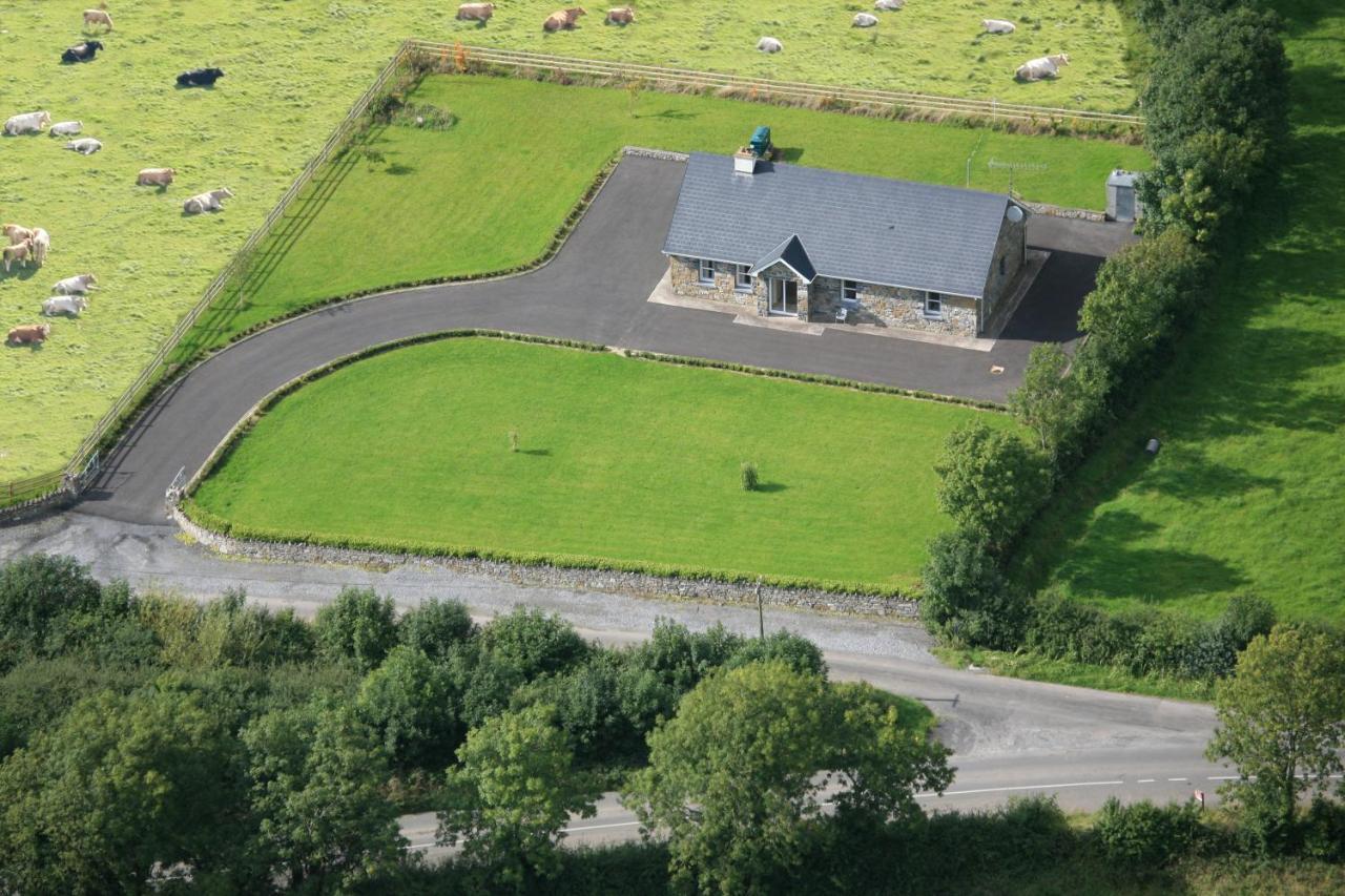 Inviting 4-Bed House In Strokestown Villa Luaran gambar