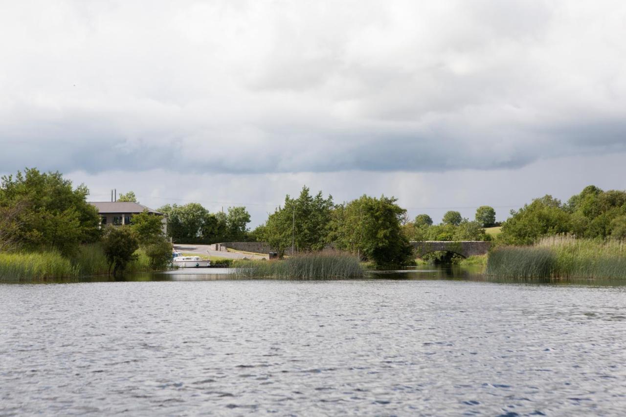 Inviting 4-Bed House In Strokestown Villa Luaran gambar